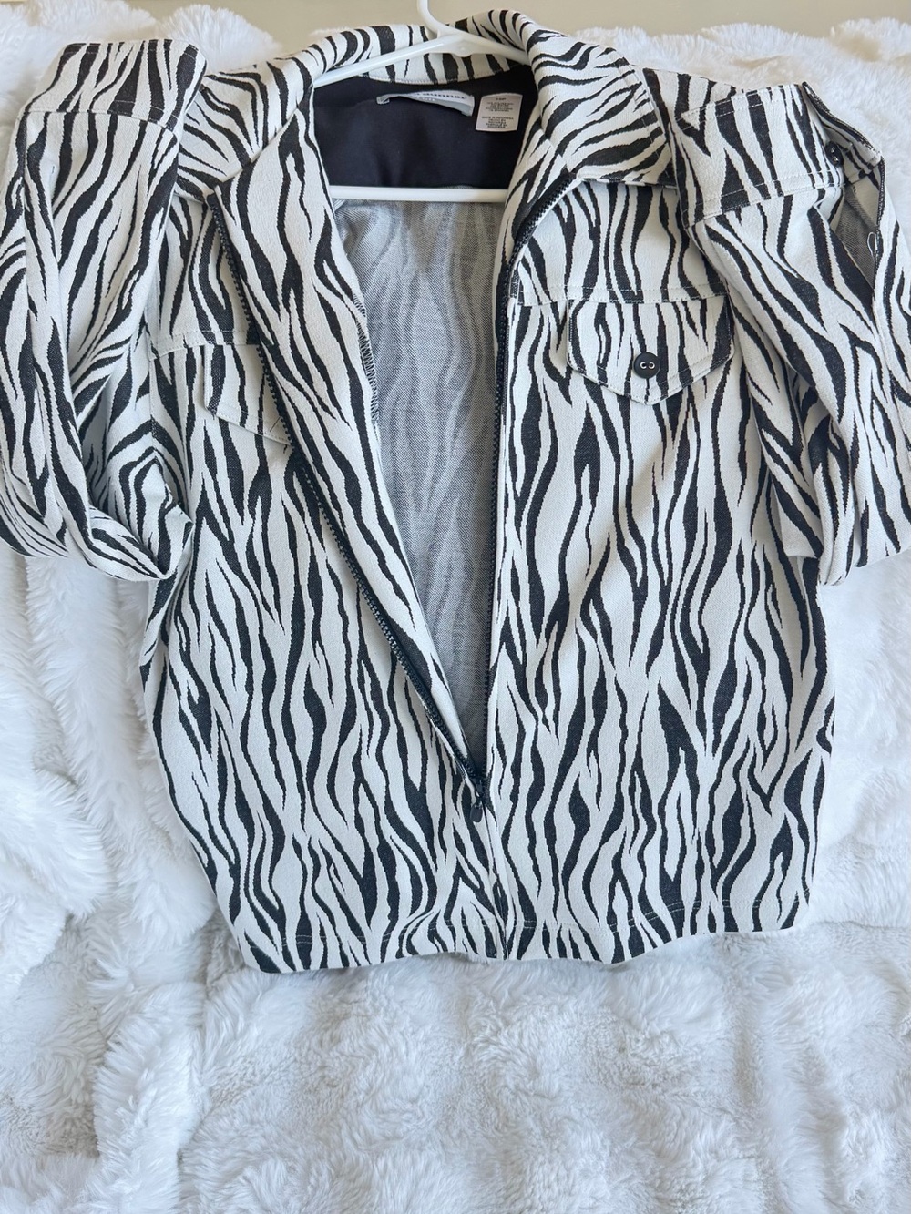Alfred Dunner Petite Black and White Zebra-Print Shirt Jacket. Sz 10P